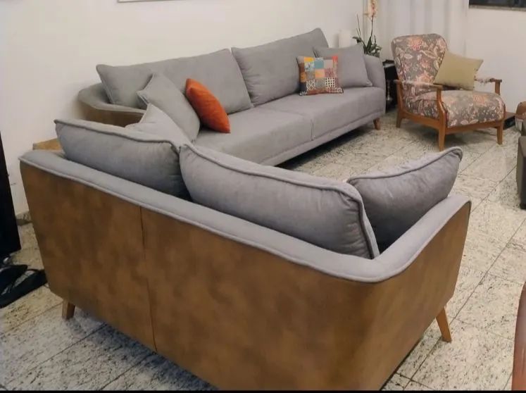 Vendo sofás 4 e 3 lugares Grandes  - Foto 2