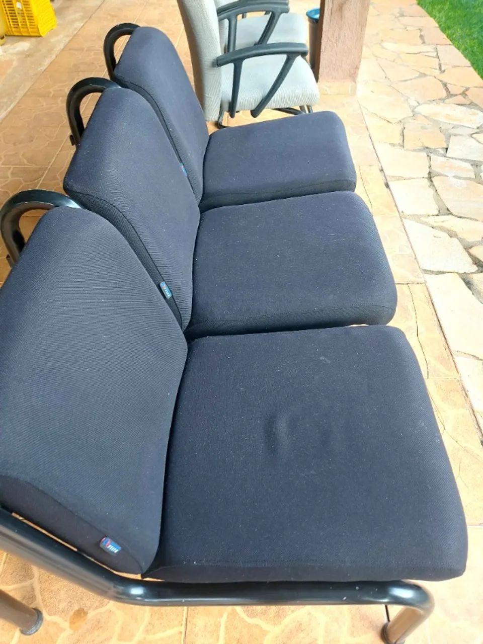 LONGARINA ACOLCHOADA 3 LUGARES PRATICAMENTE NOVA 463752752645416962