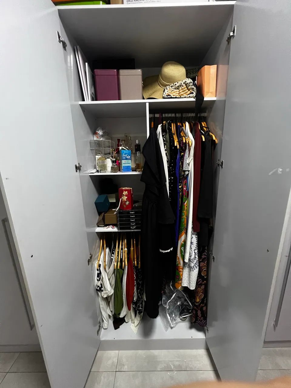 Guarda roupa branco 6 portas - Foto 2