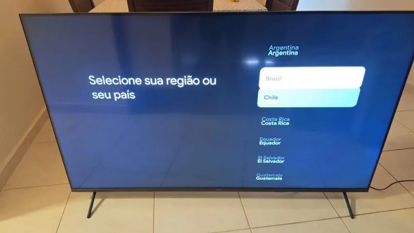 TV 65 polegadas Philips, semi nova. Que tal um telão em casa? - Foto 4