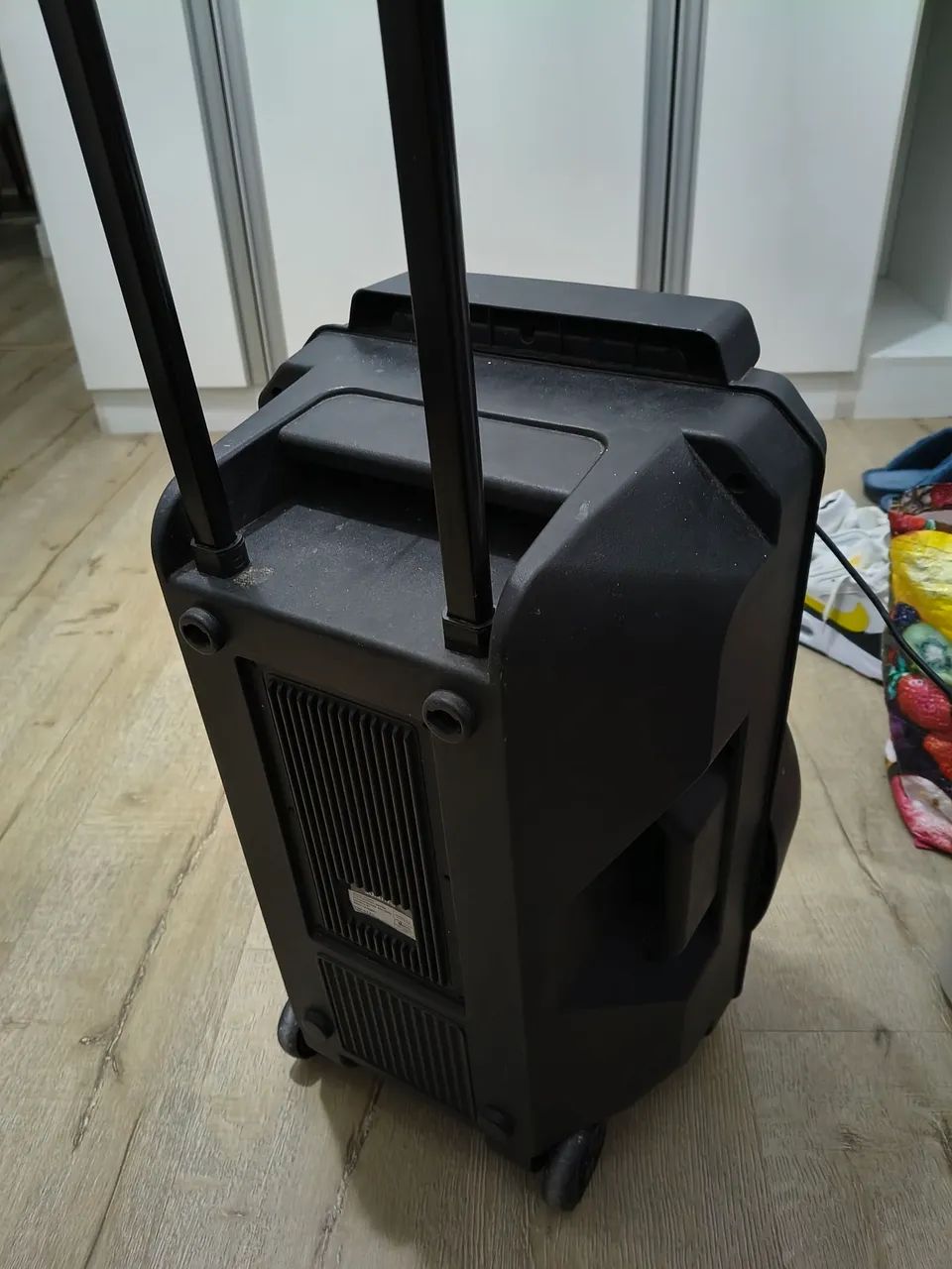 Vende-se uma Caixa de Som, com microfone e acesso ao Pren Drive, Bluetooth  - Foto 5