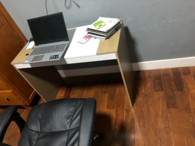 Guarda roupa solteiro com mesa - Foto 2