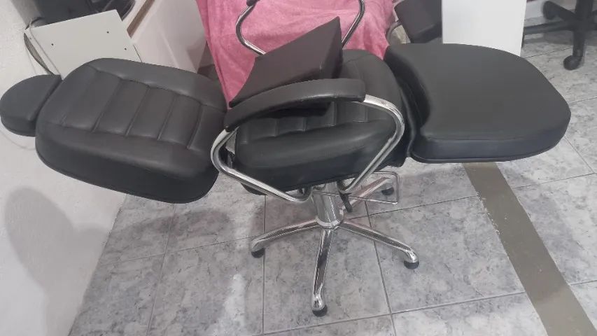 Cadeira de cabeleleiro semi nova  - Foto 3