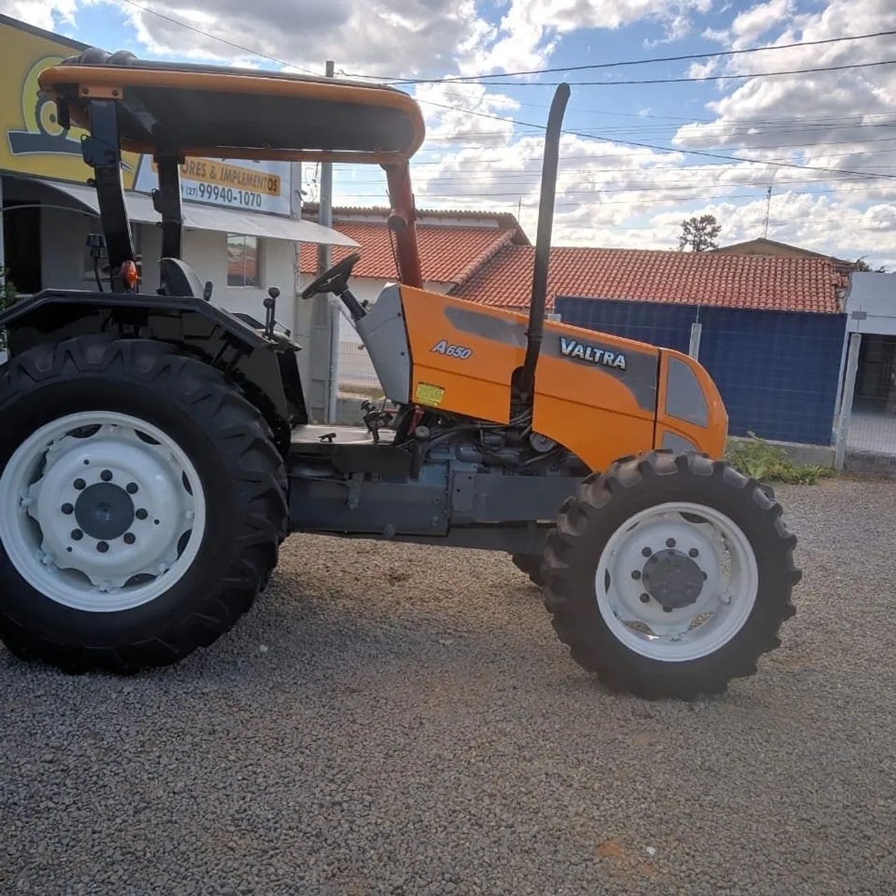 TRATOR VALTRA  - Foto 3