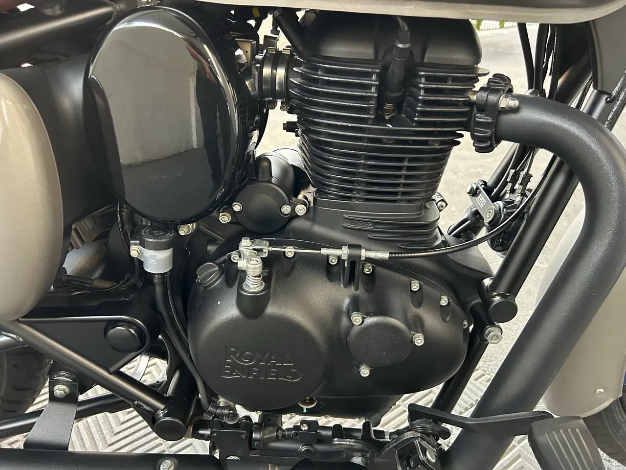 CLASSIC 350 2024 - Foto 4