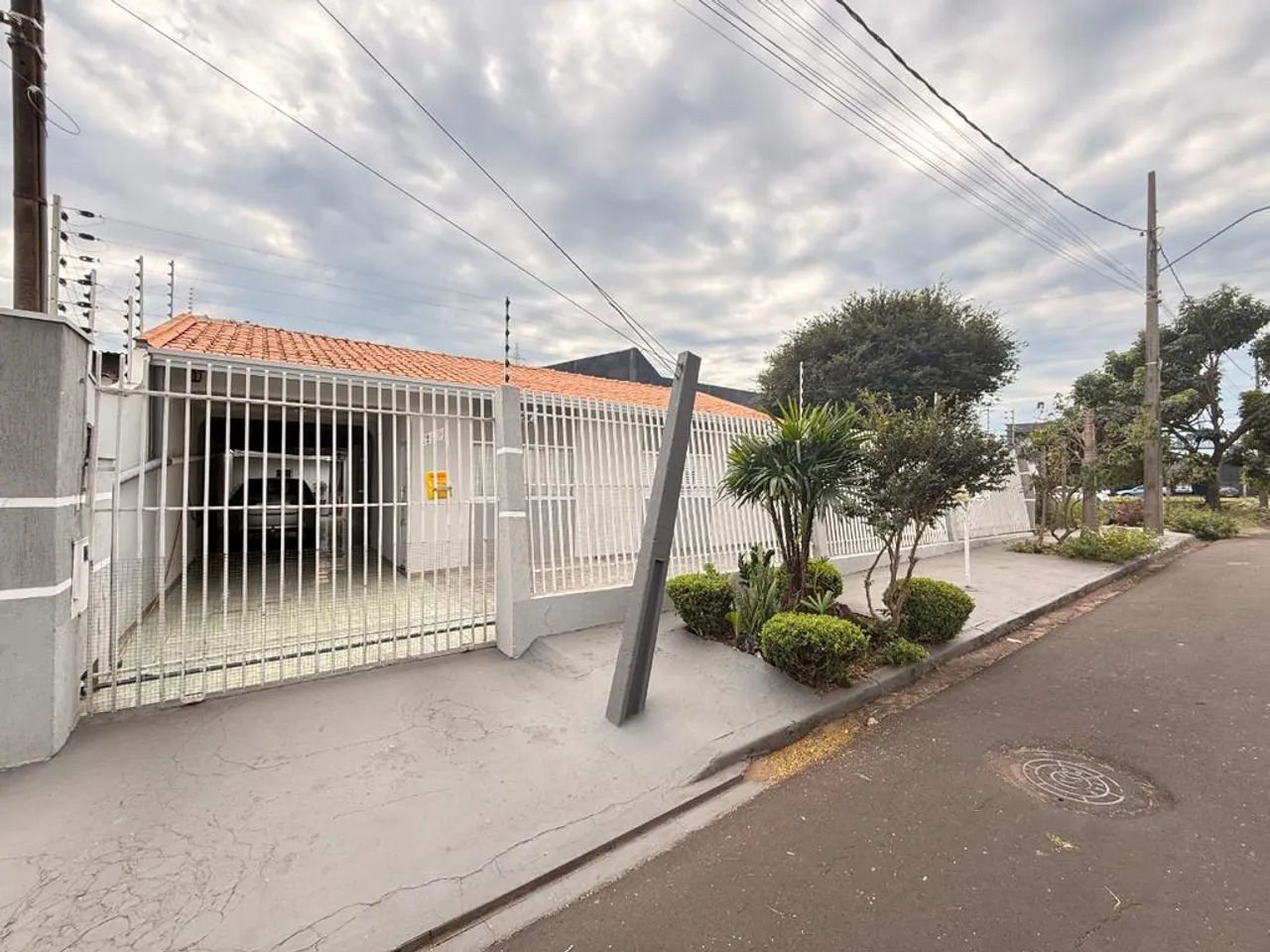 Casa à venda em Maringá, Jardim Liberdade III, com 3 quartos, com 156.23 m²