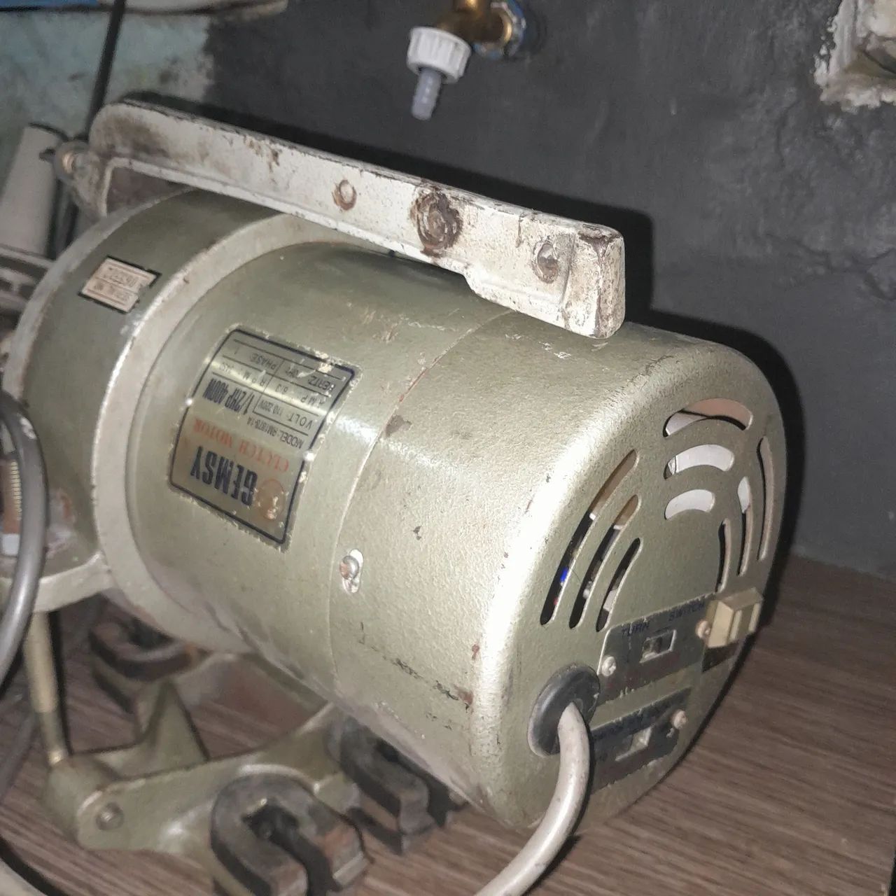 MOTOR DE ALTA ROTAÇÃO FUNCIONANDO PERFEITAMENTE NO BAIRRO JARDIM BRASIL VALOR 380 REAIS 