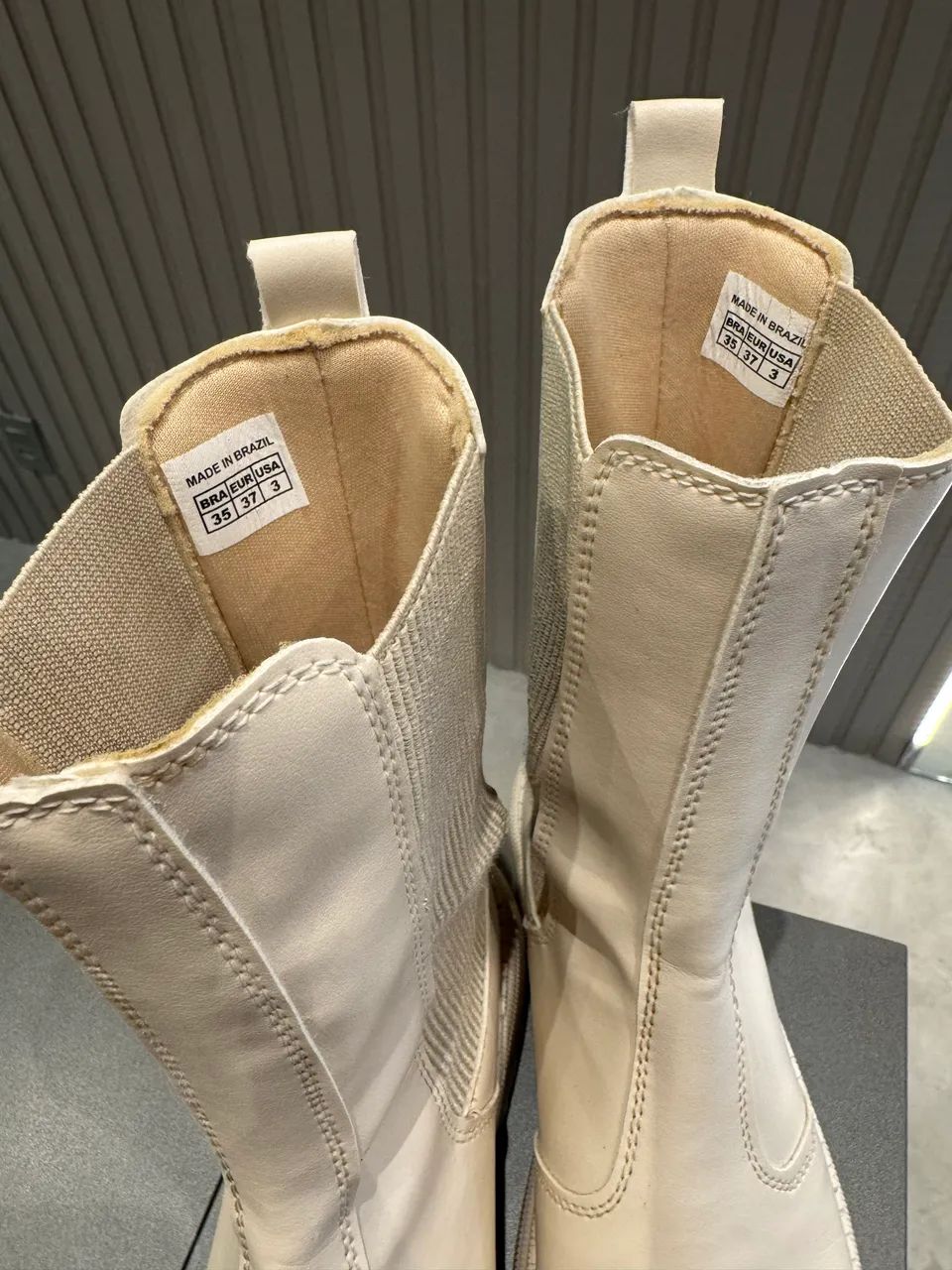 Bota / Coturno Off white - tamanho 35 - Foto 4