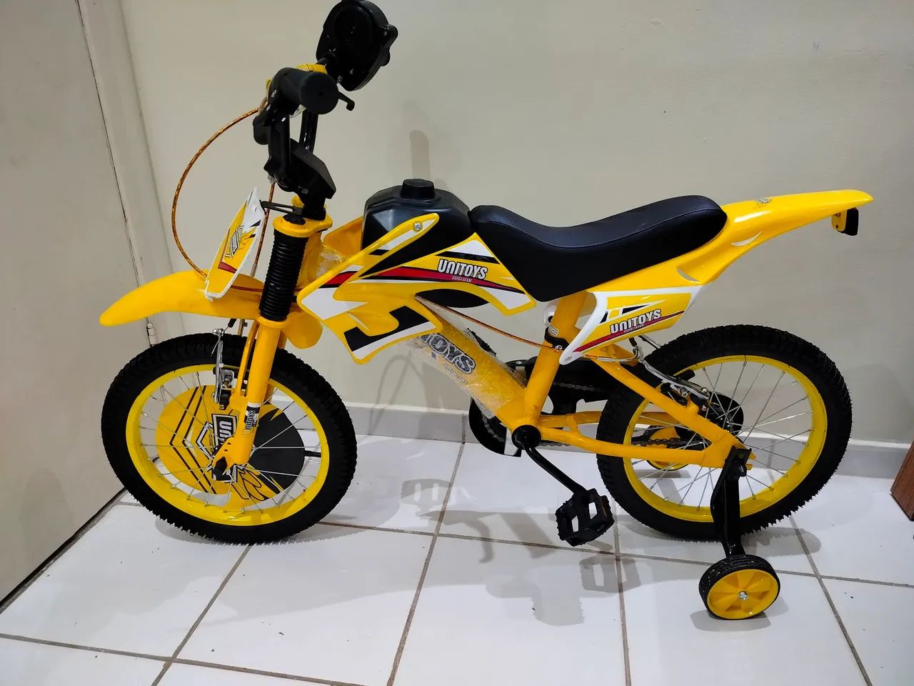 Vende se uma Bicicleta Infantil totalmente Nova - Foto 5