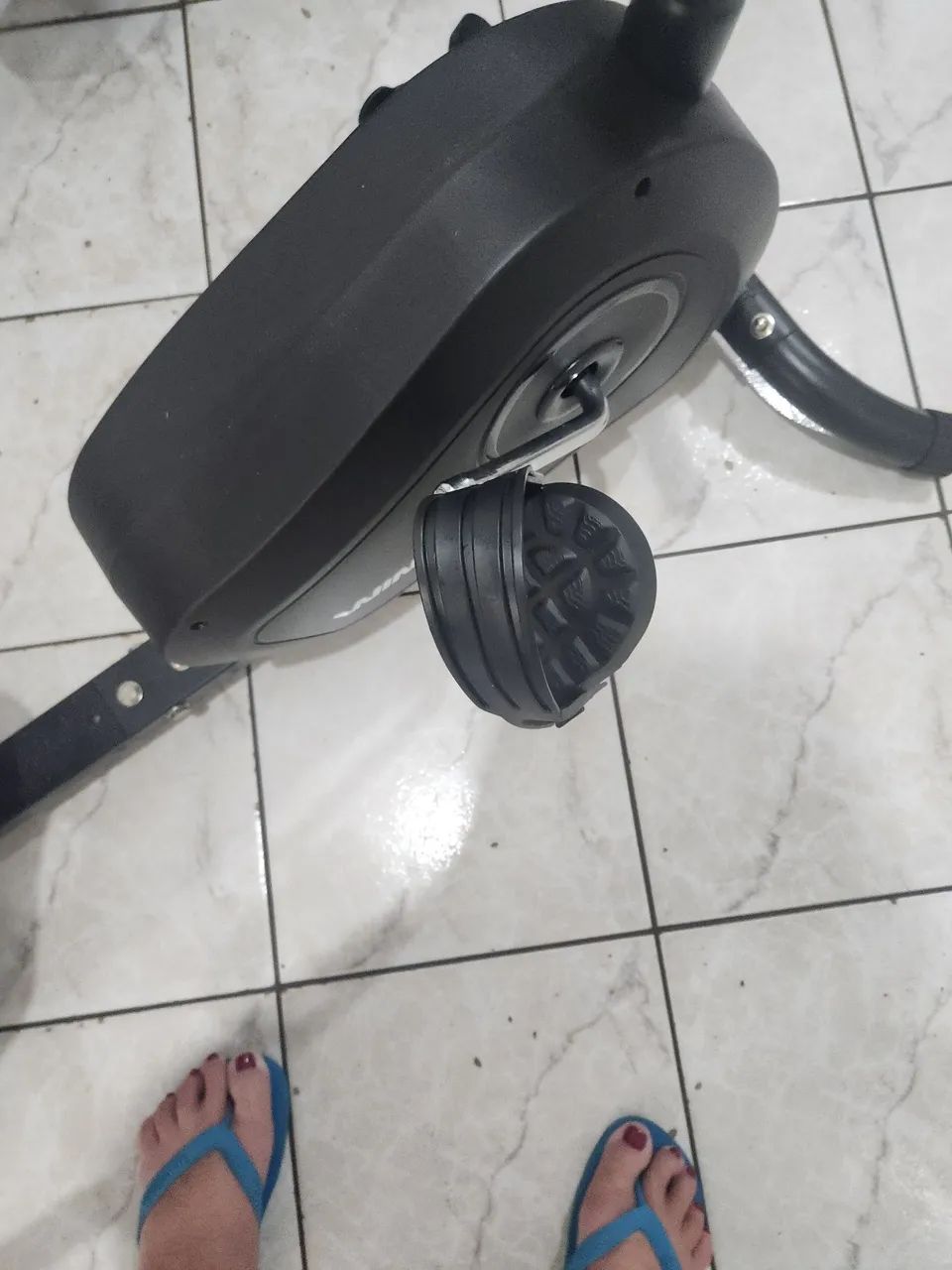 Vendo bicicleta ergométrica semi nova e sem uso. *   1150,00  no pix - Foto 3