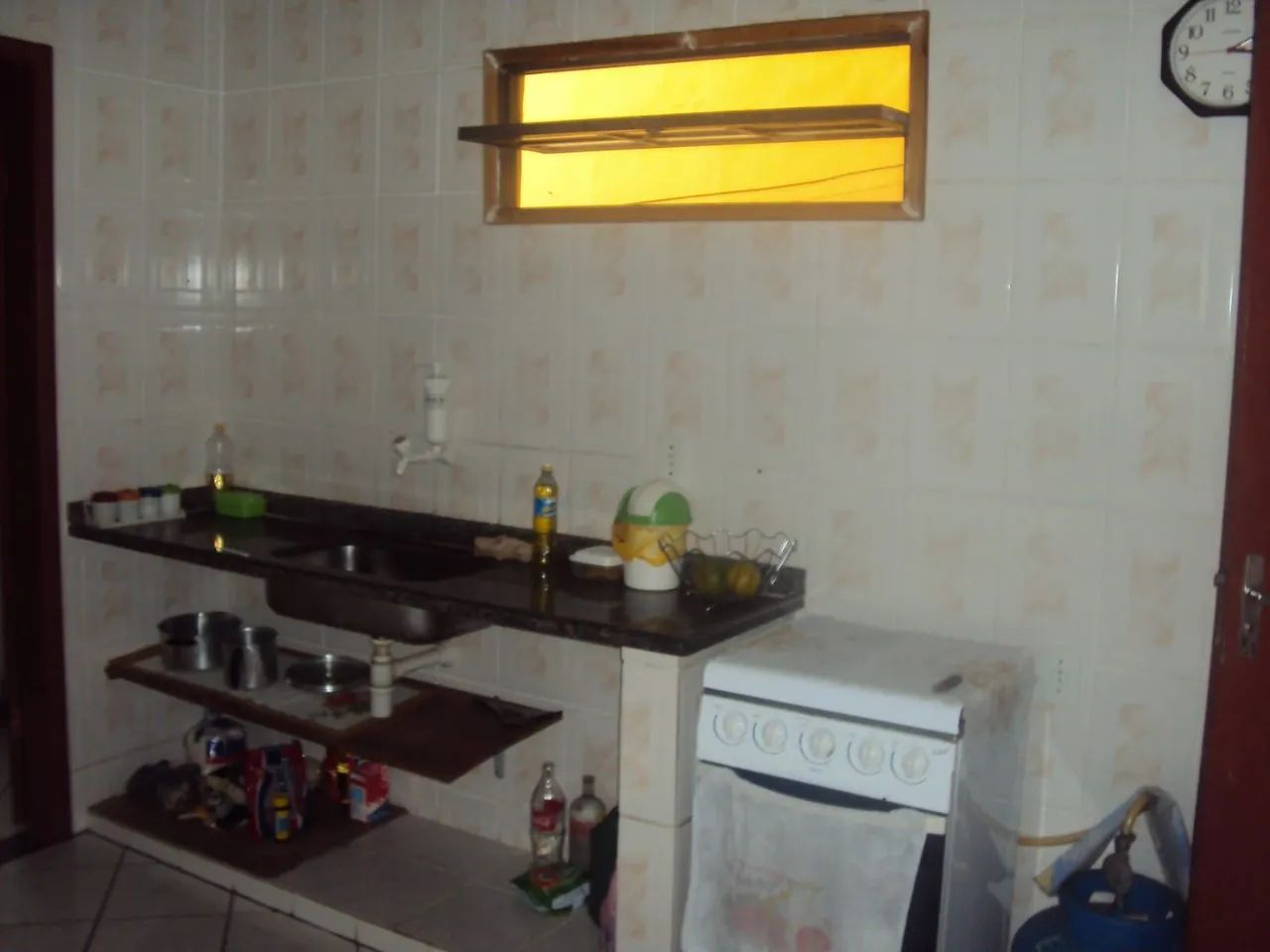 Sobrado em Marataízes, com casa atrás  - Foto 4