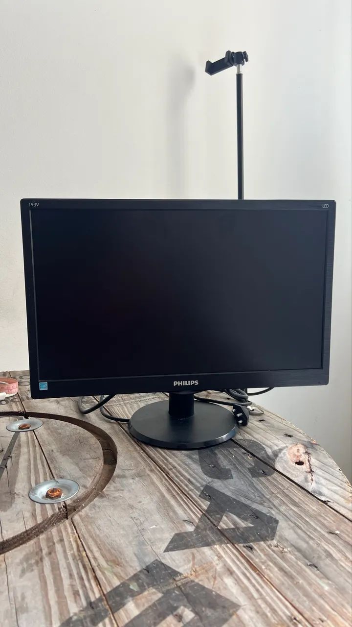  Monitor Philips LED 19,5? - HDMI e VGA