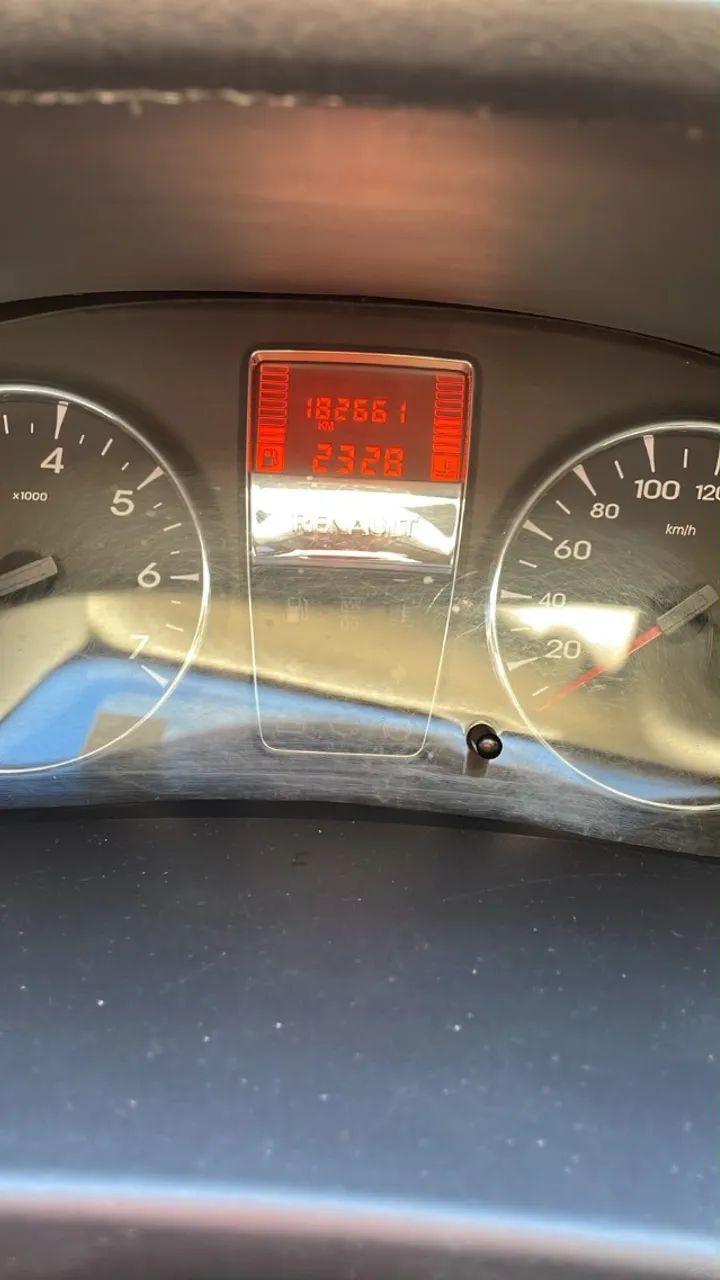 Renault Symbol SYMBOL Expression Hi-Flex 1.6 16V 4p 2012