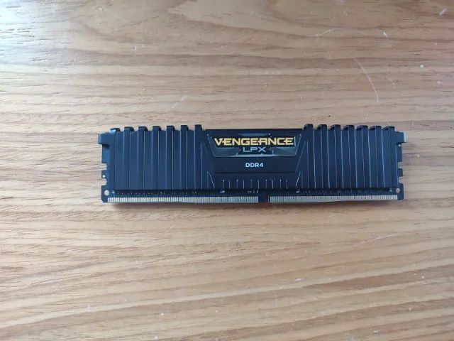 Vendo memória Corsair Vengeance 16GB DDR4 2666MHz, módulo único, funcionando perfeitamente - Foto 2