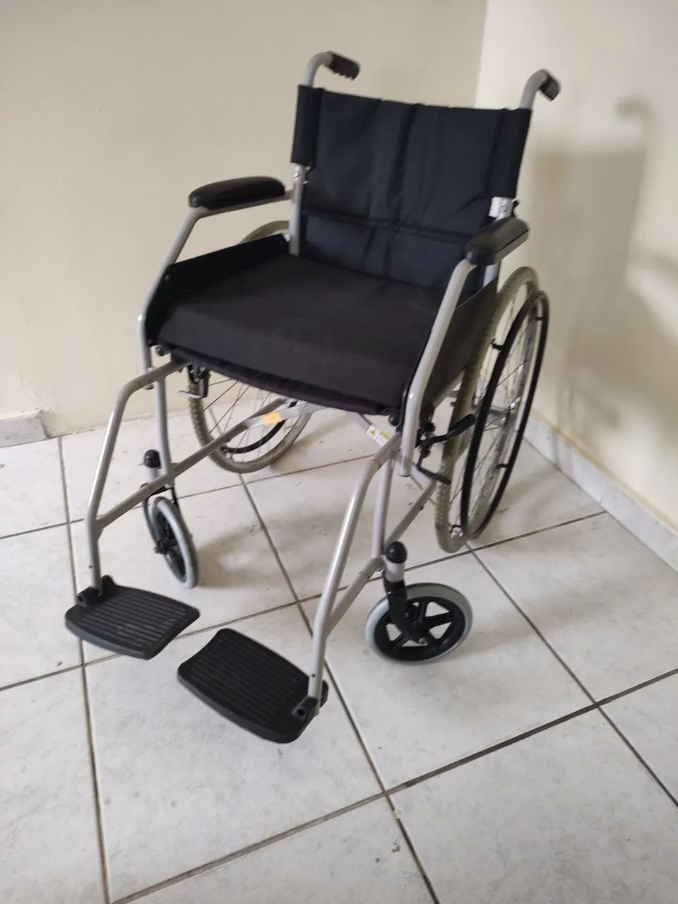 Cadeira de Rodas  - Foto 4