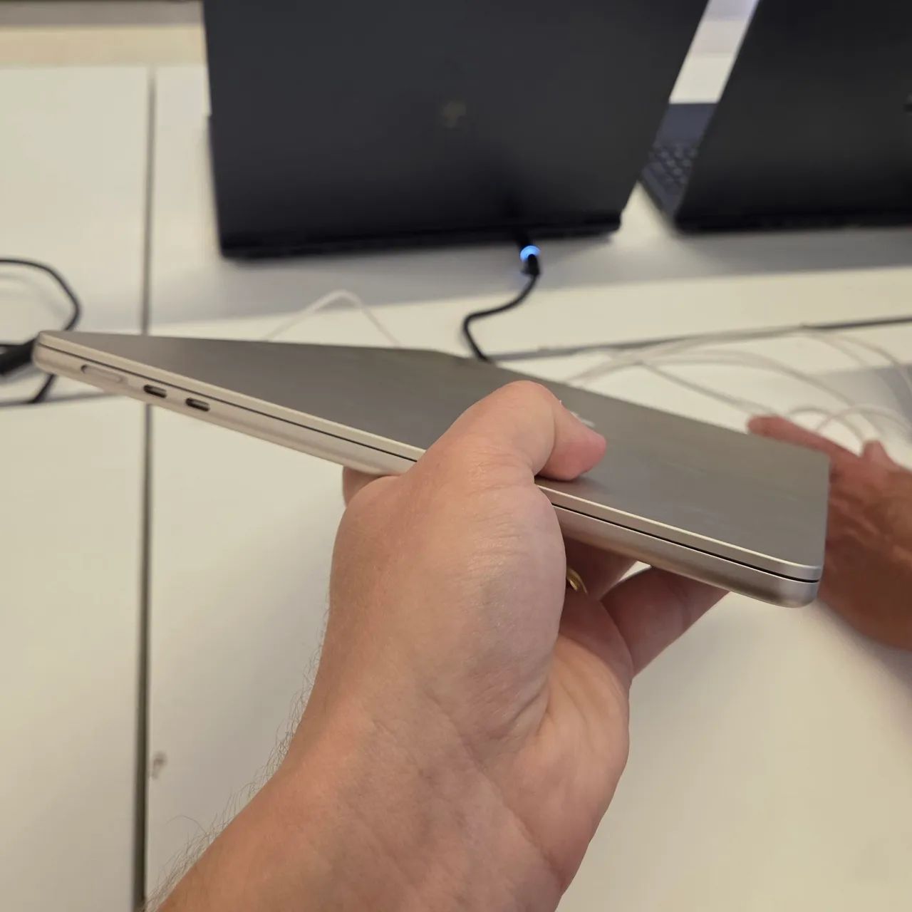 MacBook Air 15,3