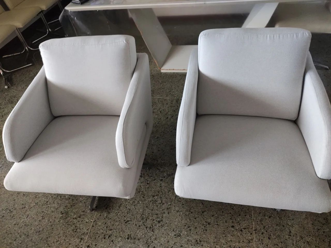 Vendo poltronas de apoio para sala de estar - Foto 3