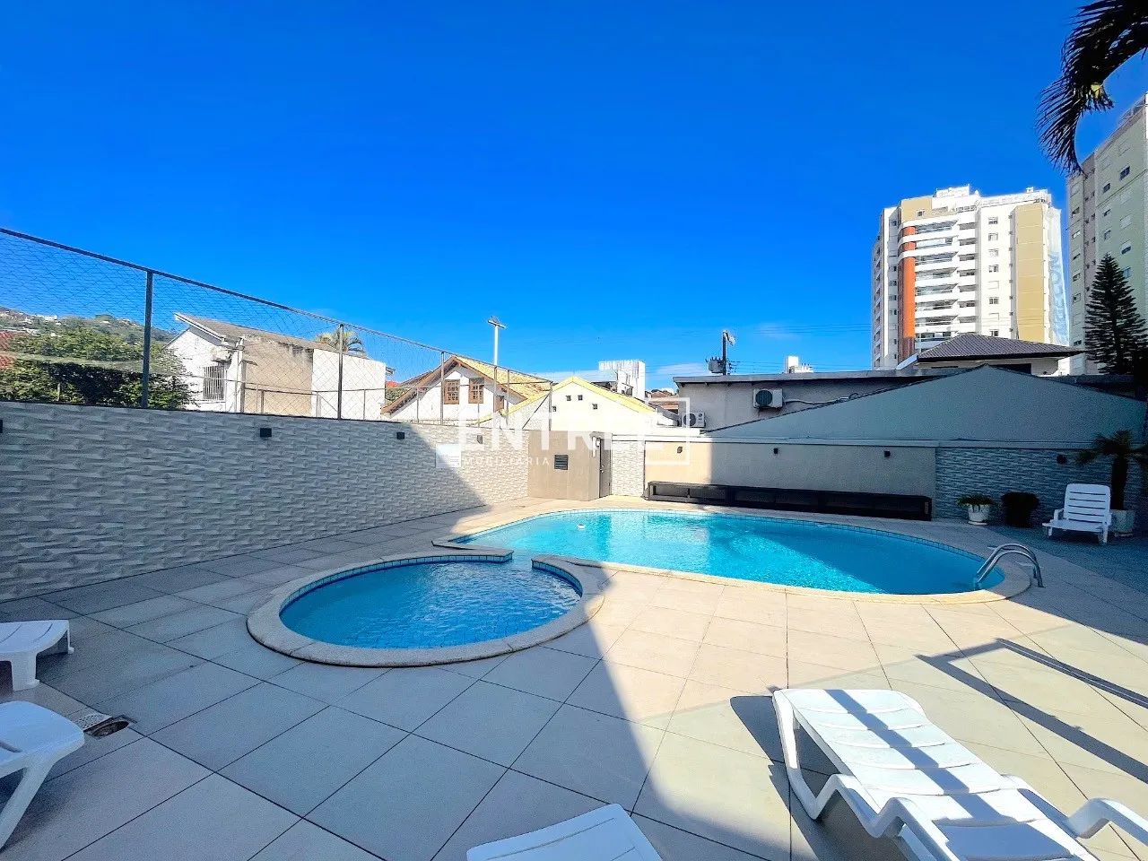 Apartamento 2 Quartos (sendo 1 Suíte) e 1 Vaga - Agronômica - Foto 4