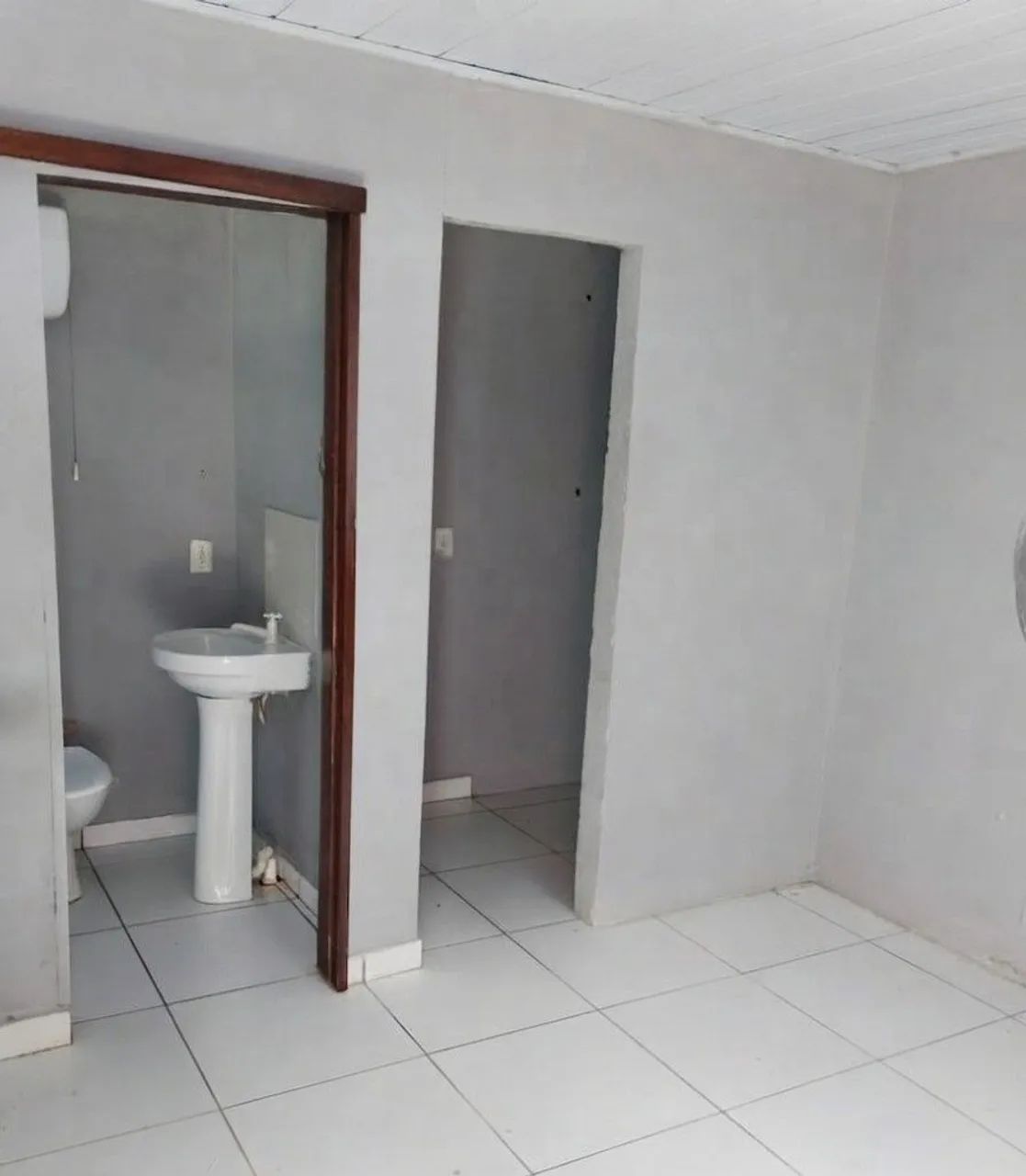 Aluga-se Kitnet Prática e Bem Localizada! - Foto 2