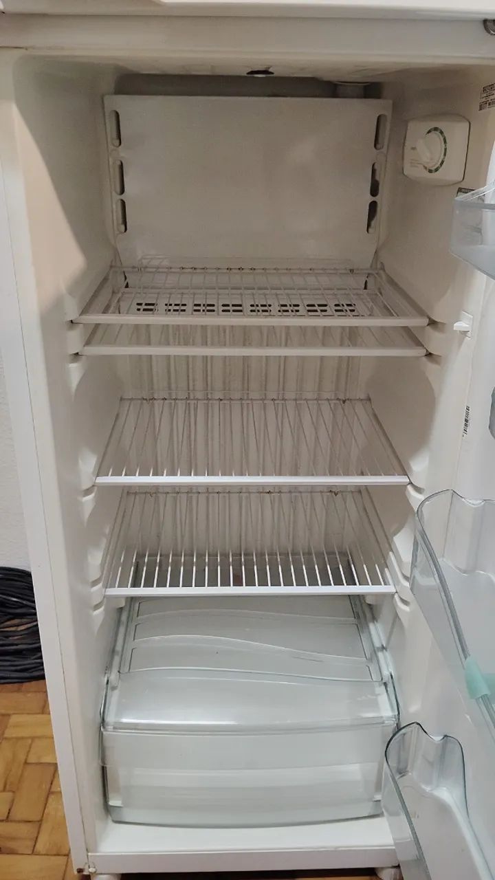 Geladeira R$ 1600.00 ZAP * - Foto 2