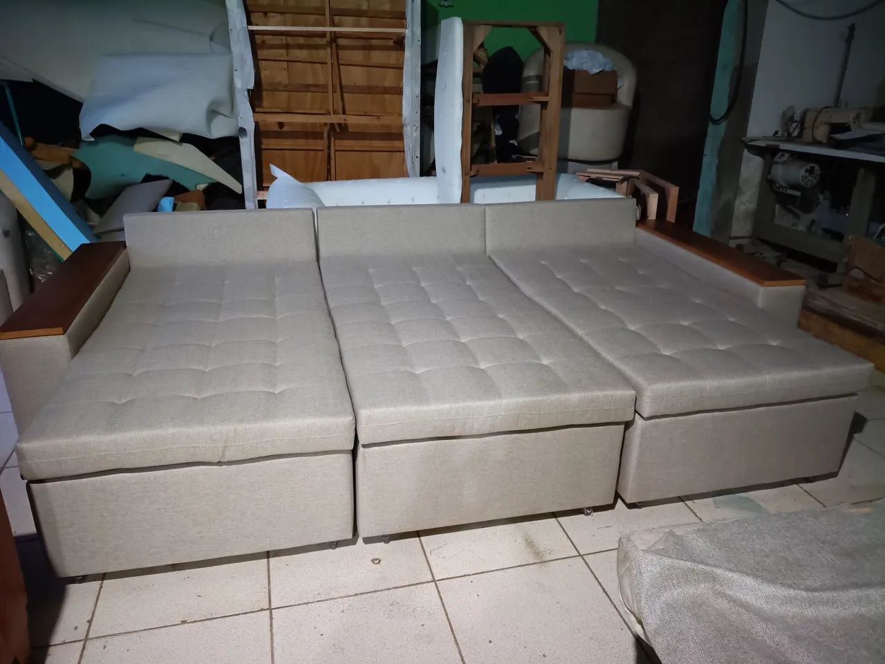 Sofá sem caixa 2 e 90 várias cores e tipos de tecido ...somente por encomenda  - Foto 4
