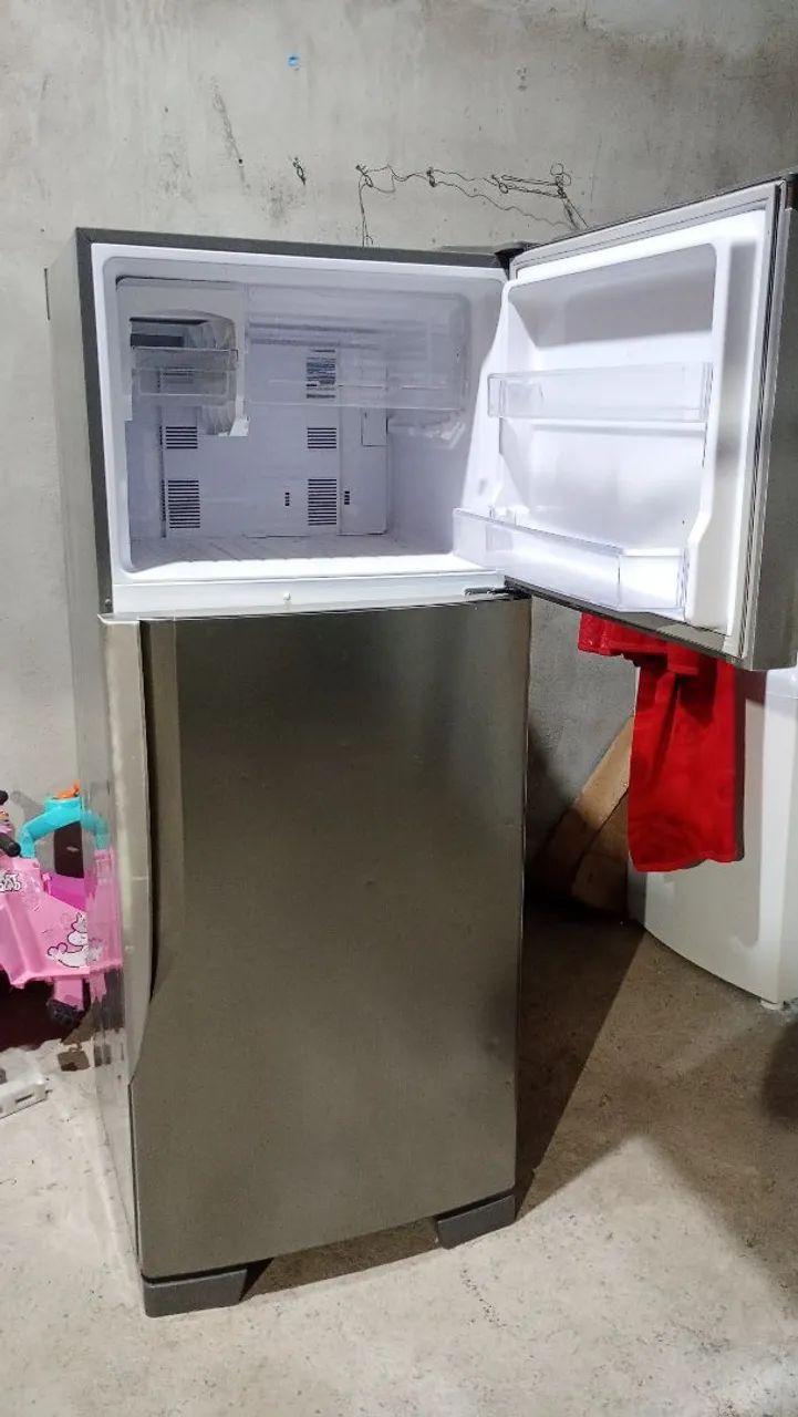 Geladeira Panasonic Frost Free semi nova com defeito na placa  - Foto 4