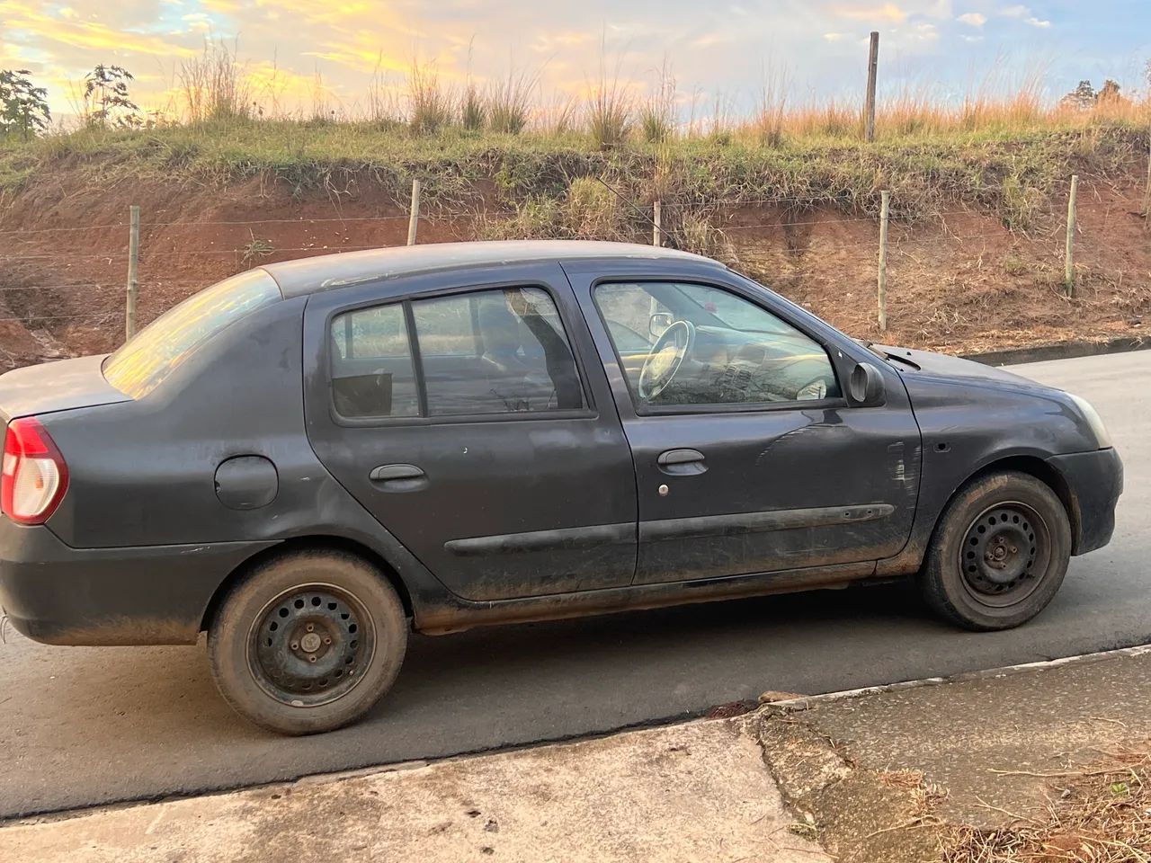 Renault Clio Clio Sed. Authentique Hi-Flex 1.0 16V 4p 2006