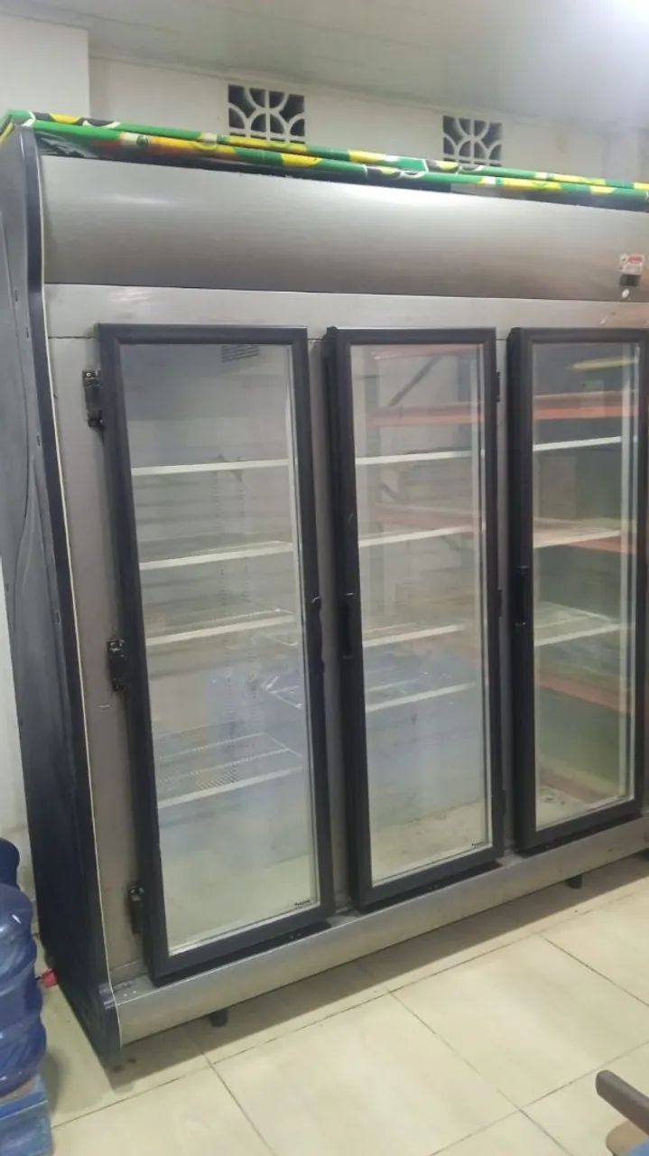 Expositor de bebidas e frios 