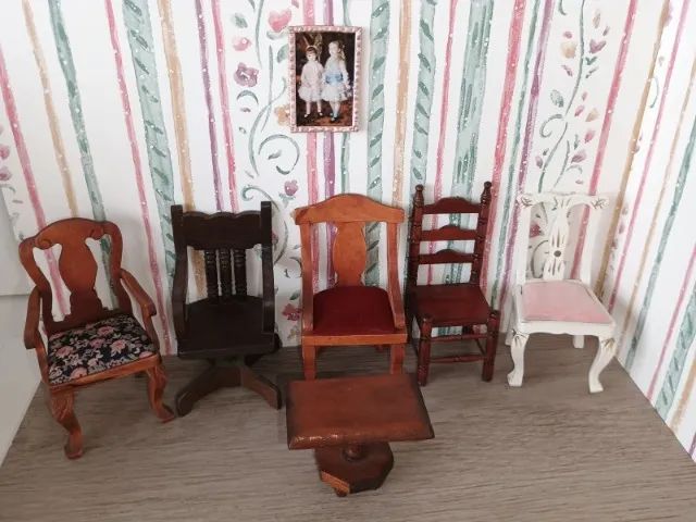 Miniaturas de poltronas e cadeiras, 5 unidades