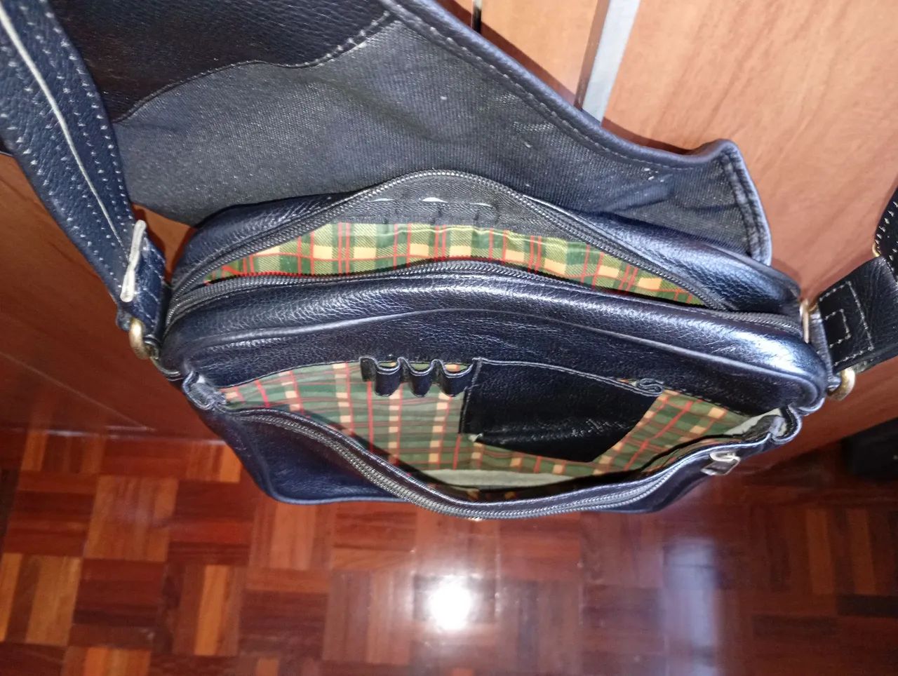 Bolsa lateral em couro legítimo  - Foto 5