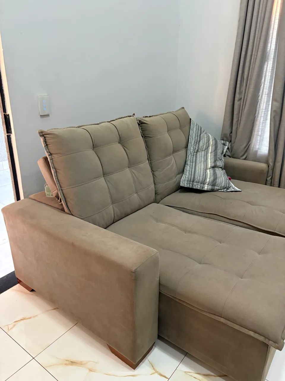 Sofá retrátil reciclável 