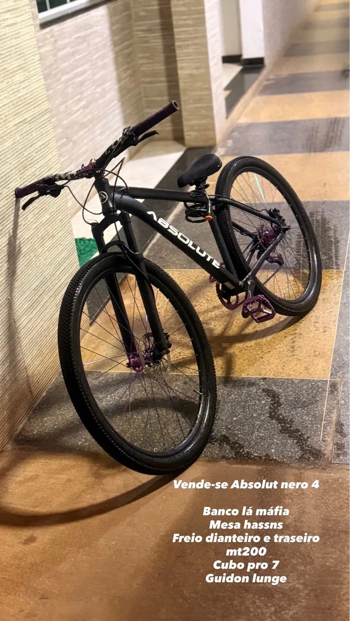 Bicicleta nero 4 montada