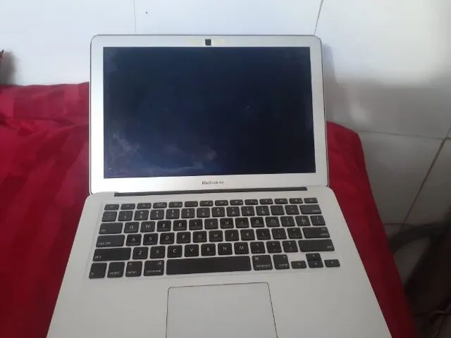 MacBook Air modelo A1369 13,3 polegadas Atenção está ligando com