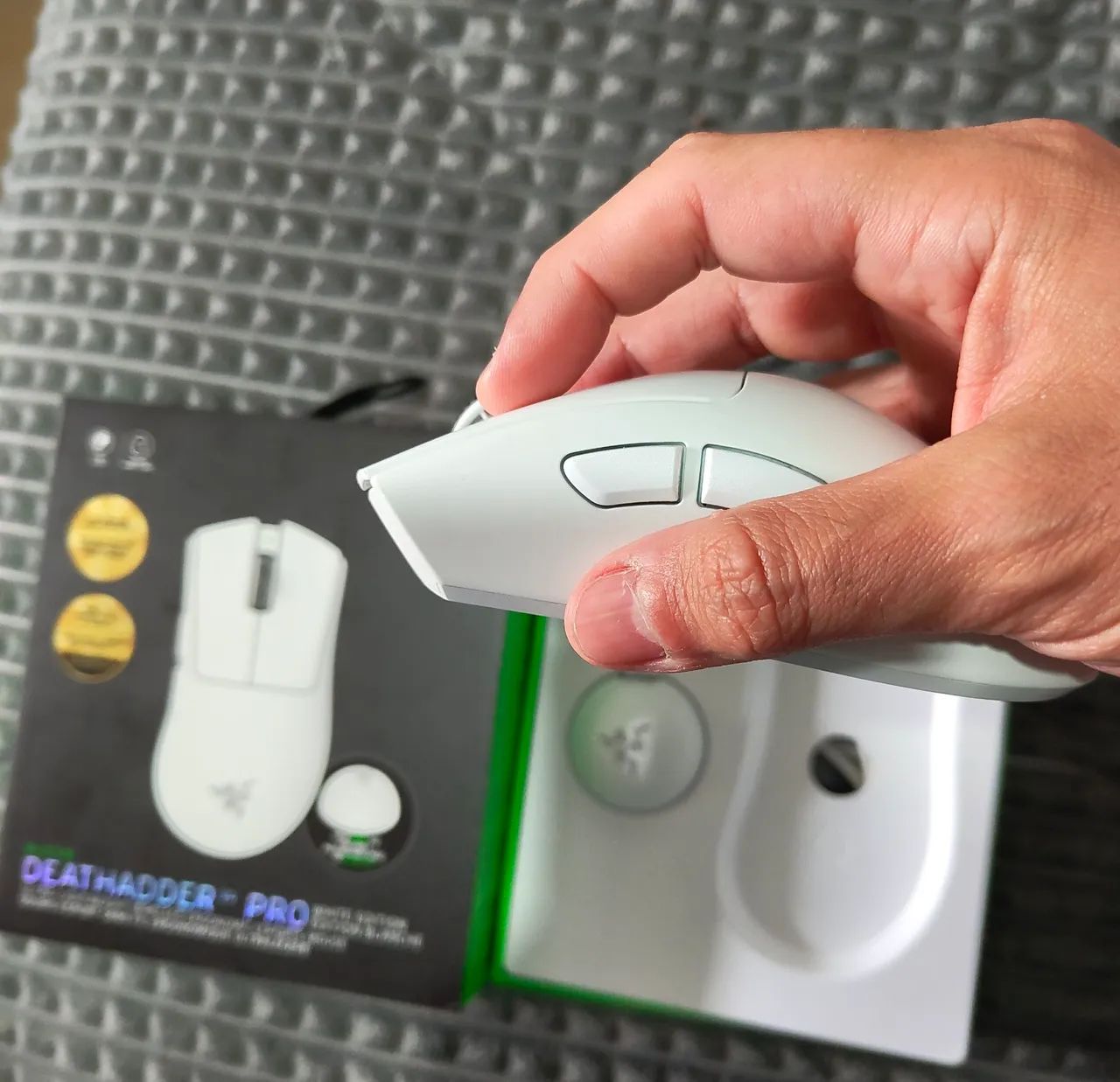Razer Deathadder V4 Pro impecável  - Foto 3