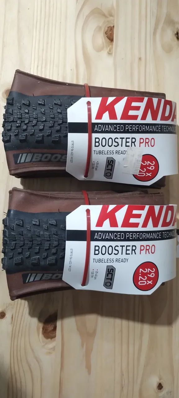 Par de pneus Kenda Booster Pro 2.2