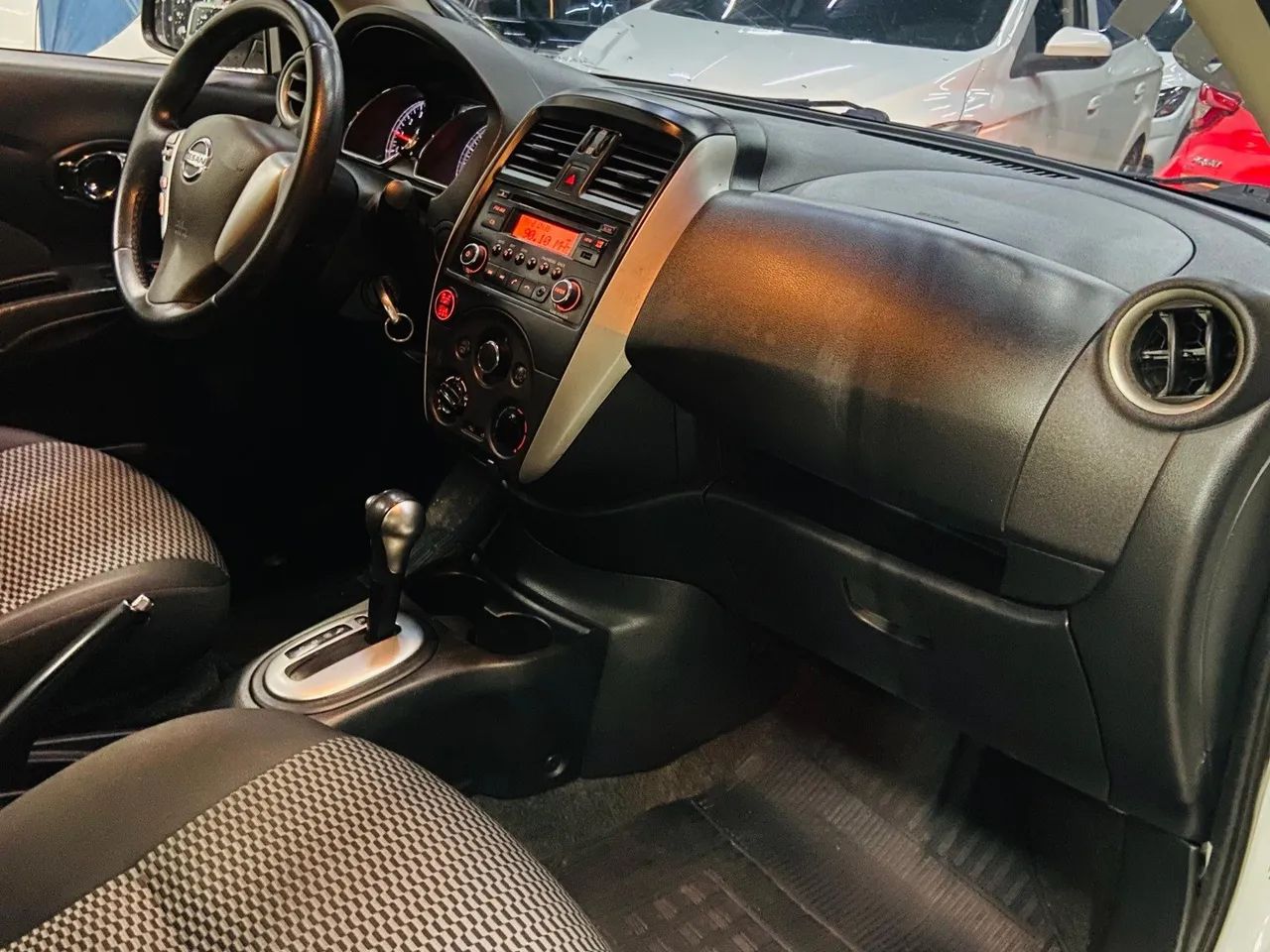 Nissan Versa SV 1.6 16V FlexStart 4p Aut., foto 5 de 20