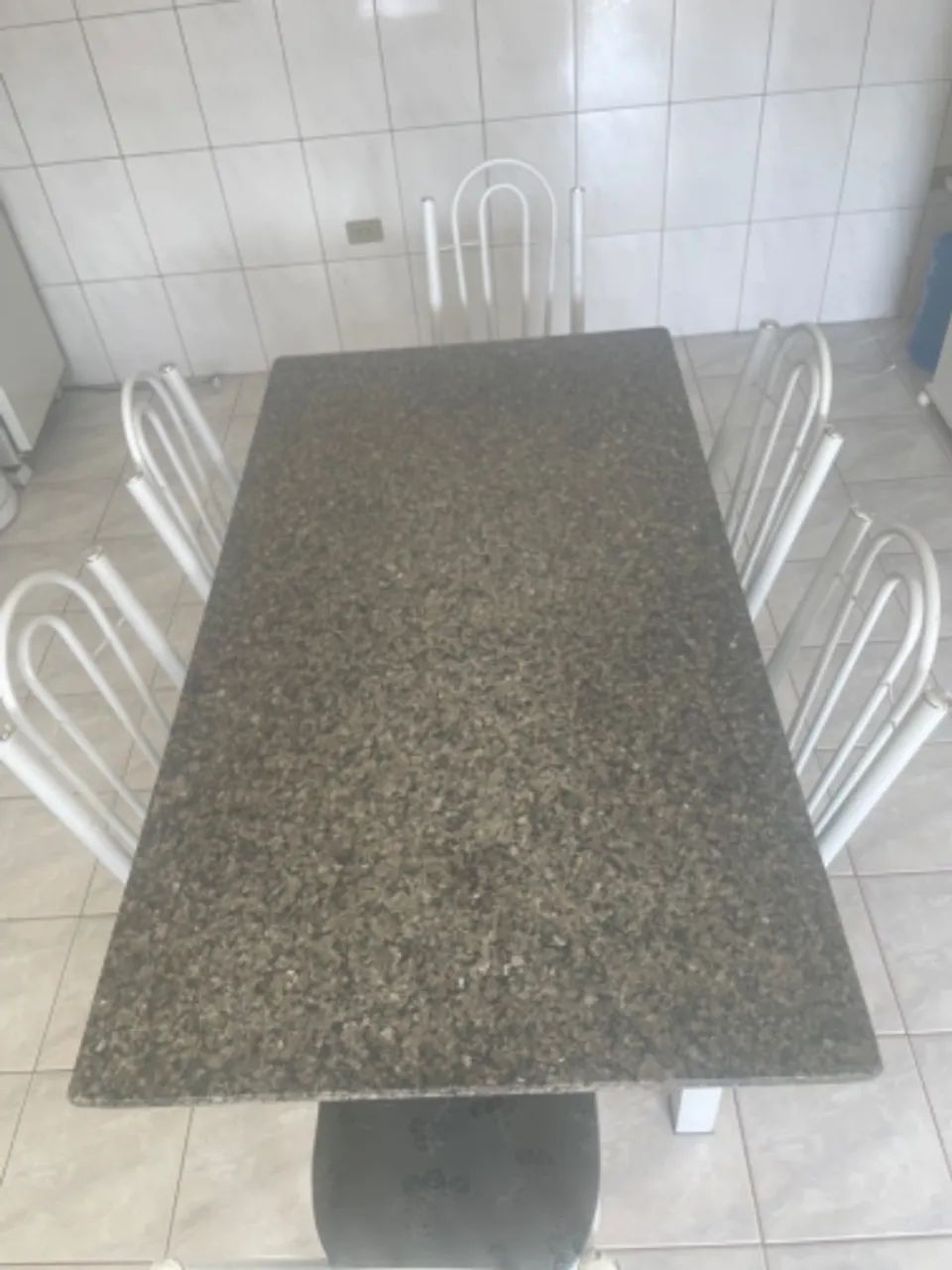 Mesa de jantar com 6 cadeiras 