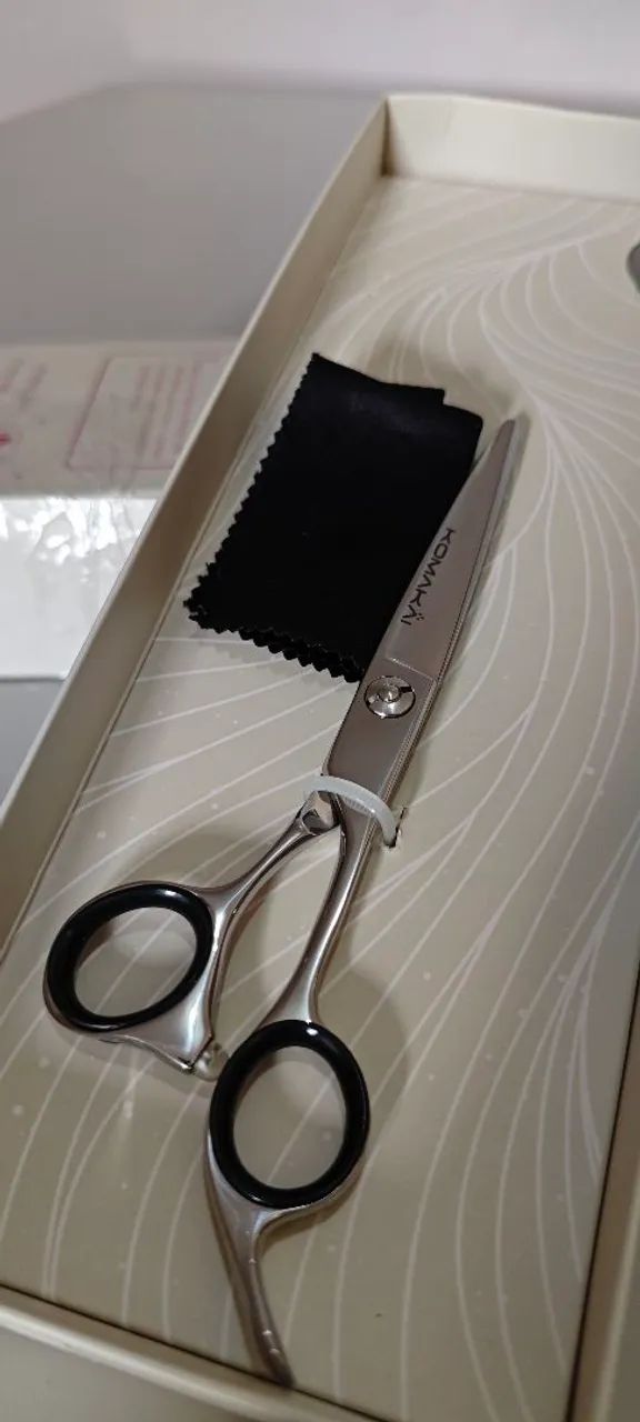 Tesoura Profissional Komakai R10 6.0 Polegadas Fio Navalha Original - Foto 4