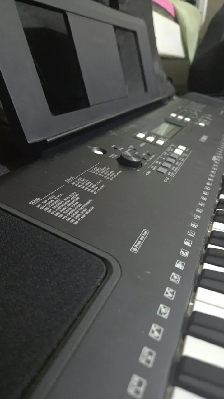 teclado yamaha ew300 76 teclas - Foto 2