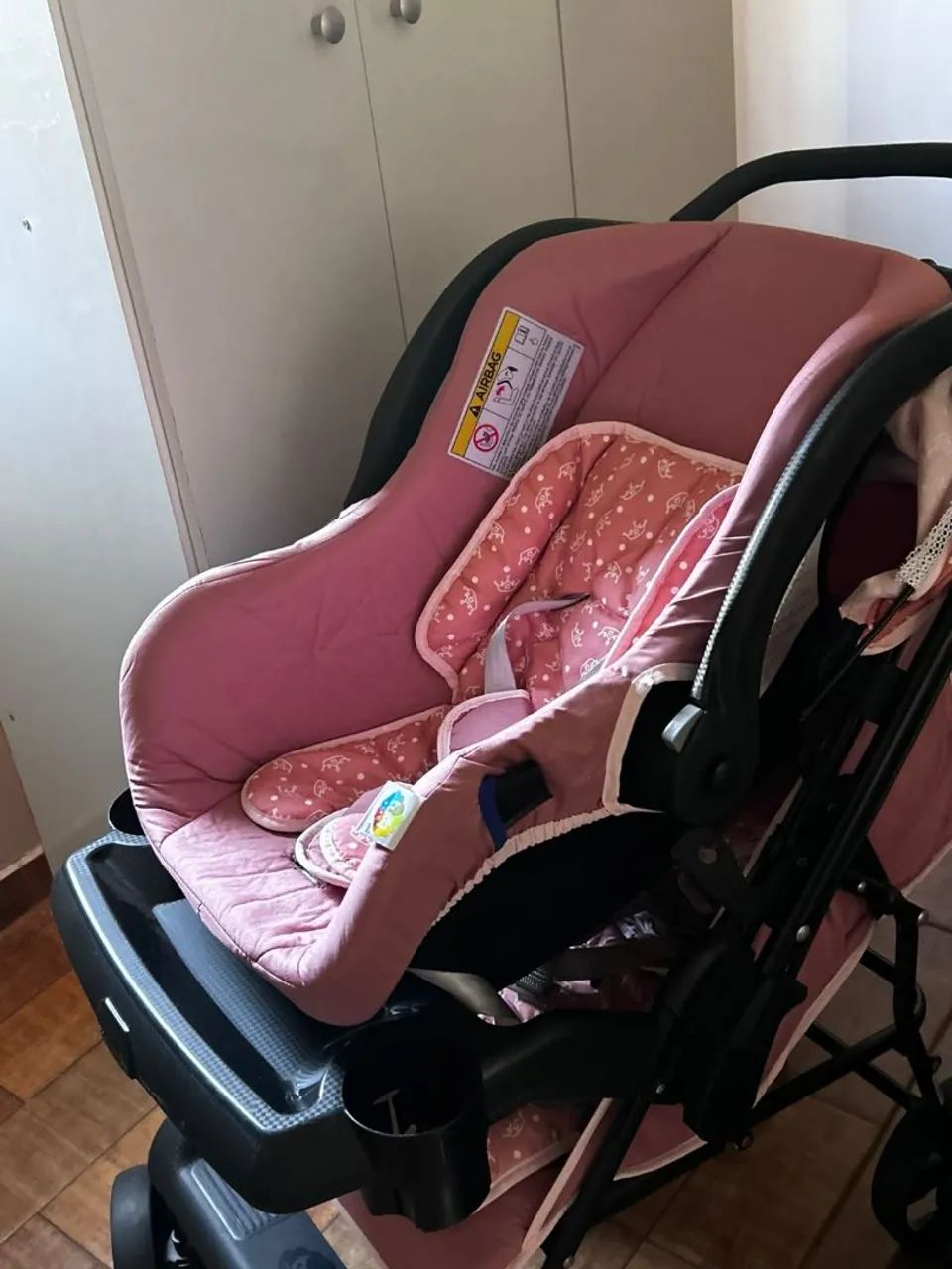 Carrinho de bebe e bebe conforto 