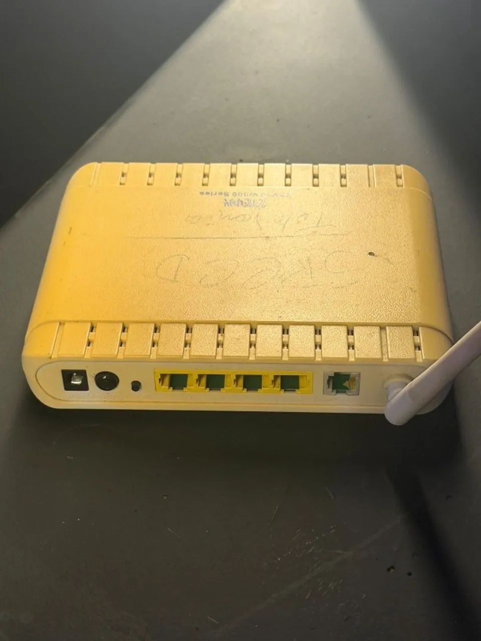 Router ZTE ZXV10 W300 ADSL2+ WiFi - Foto 2