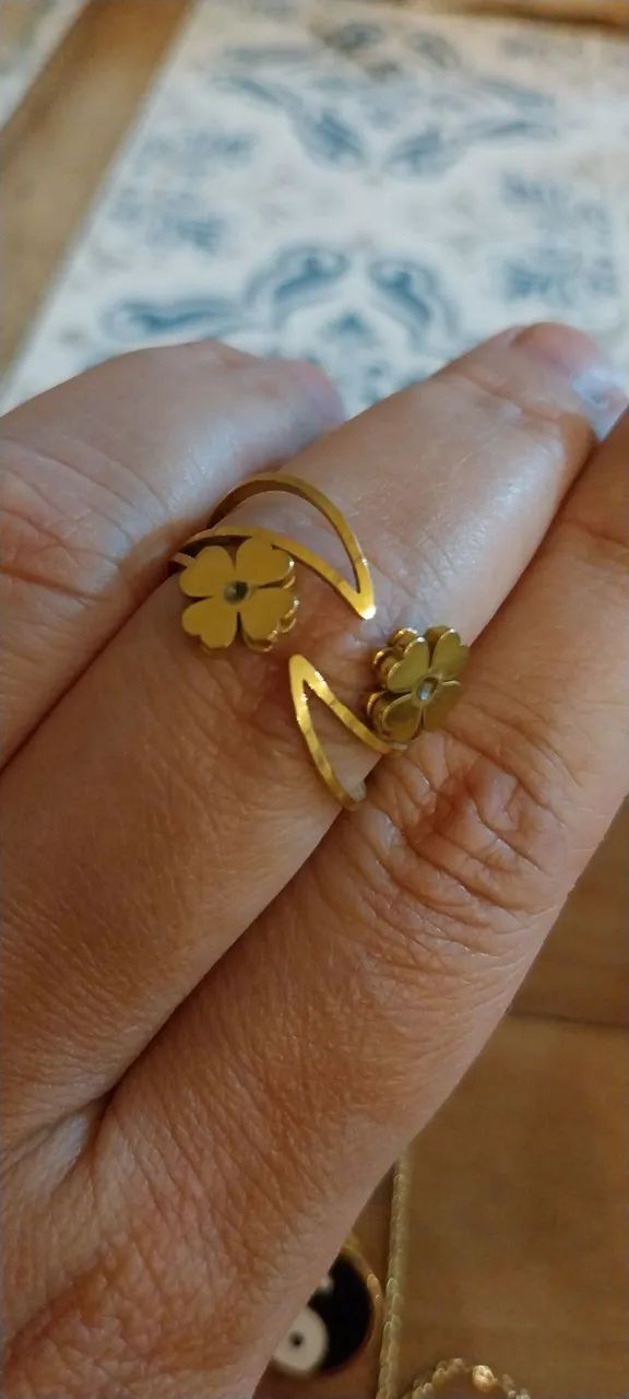 Conjunto bijou. Colar brinco. Mais uma anel - Foto 3