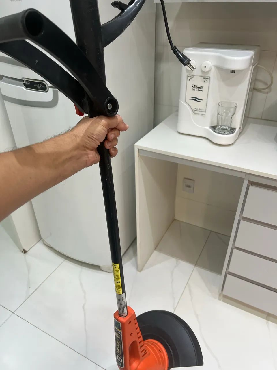 Cortador de grama elétrico 