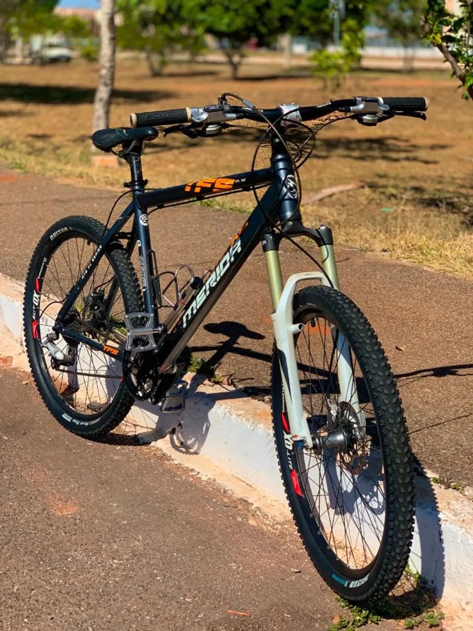 Aro 26- MTB- Freio a Disco- Suspensão