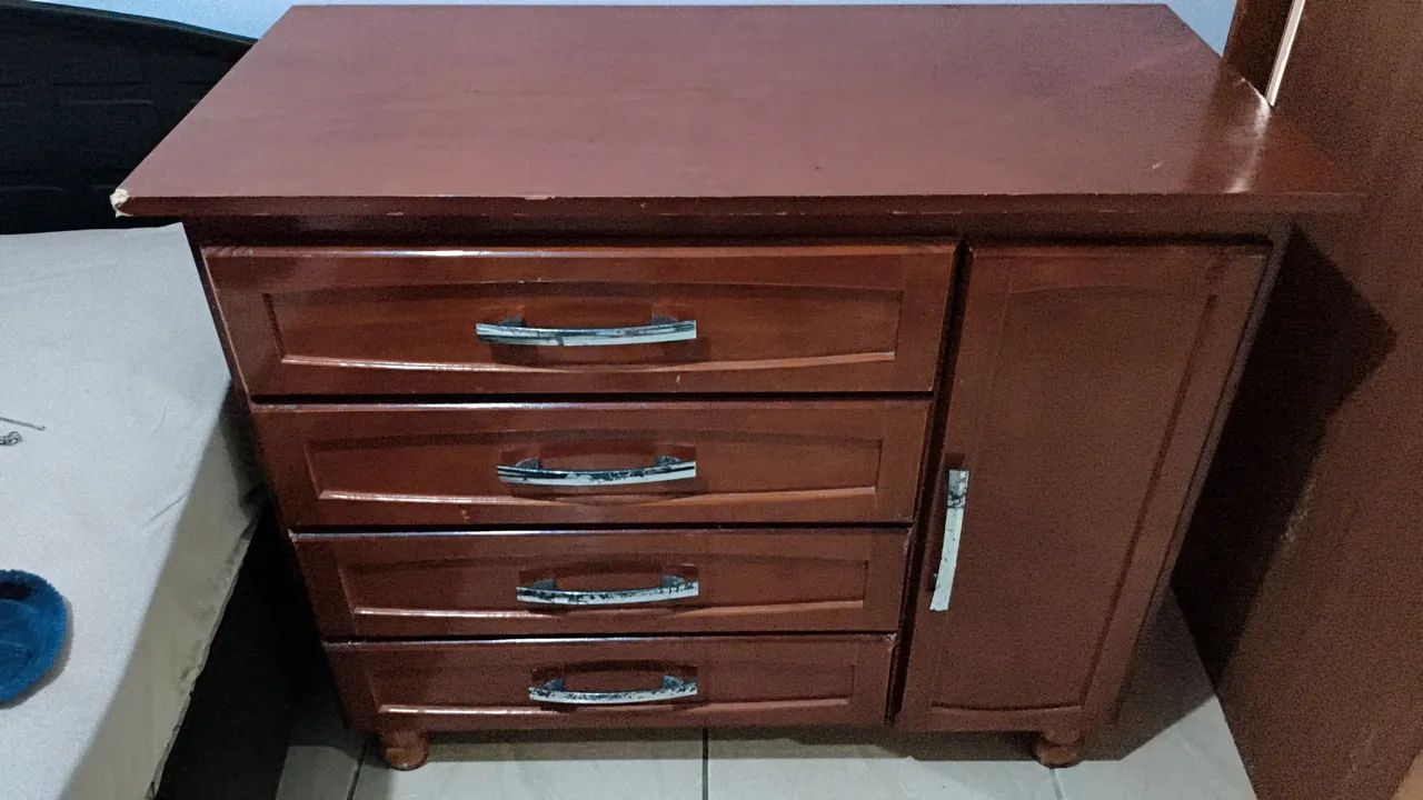 Penteadeira de madeira 