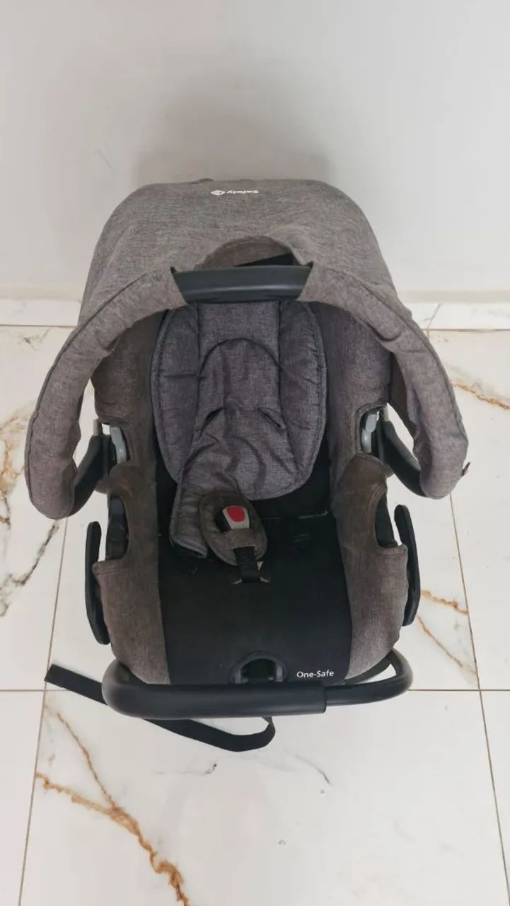 Carrinho de bebê com bebê conforto  - Foto 4