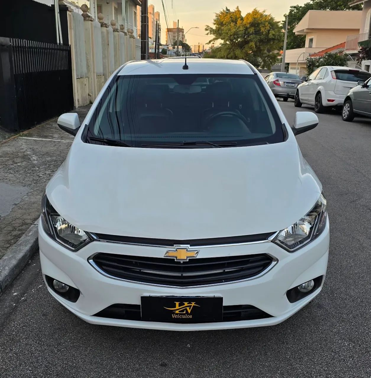 Chevrolet Onix Hatch LTZ 1.4 8V Flexpower 5P Mec. 2017 - Foto 3