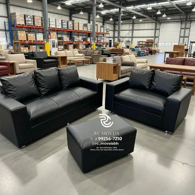 Conjunto Sofá 3 e 2 Lugares Puff Courino Preto D33 Durável - Foto 3