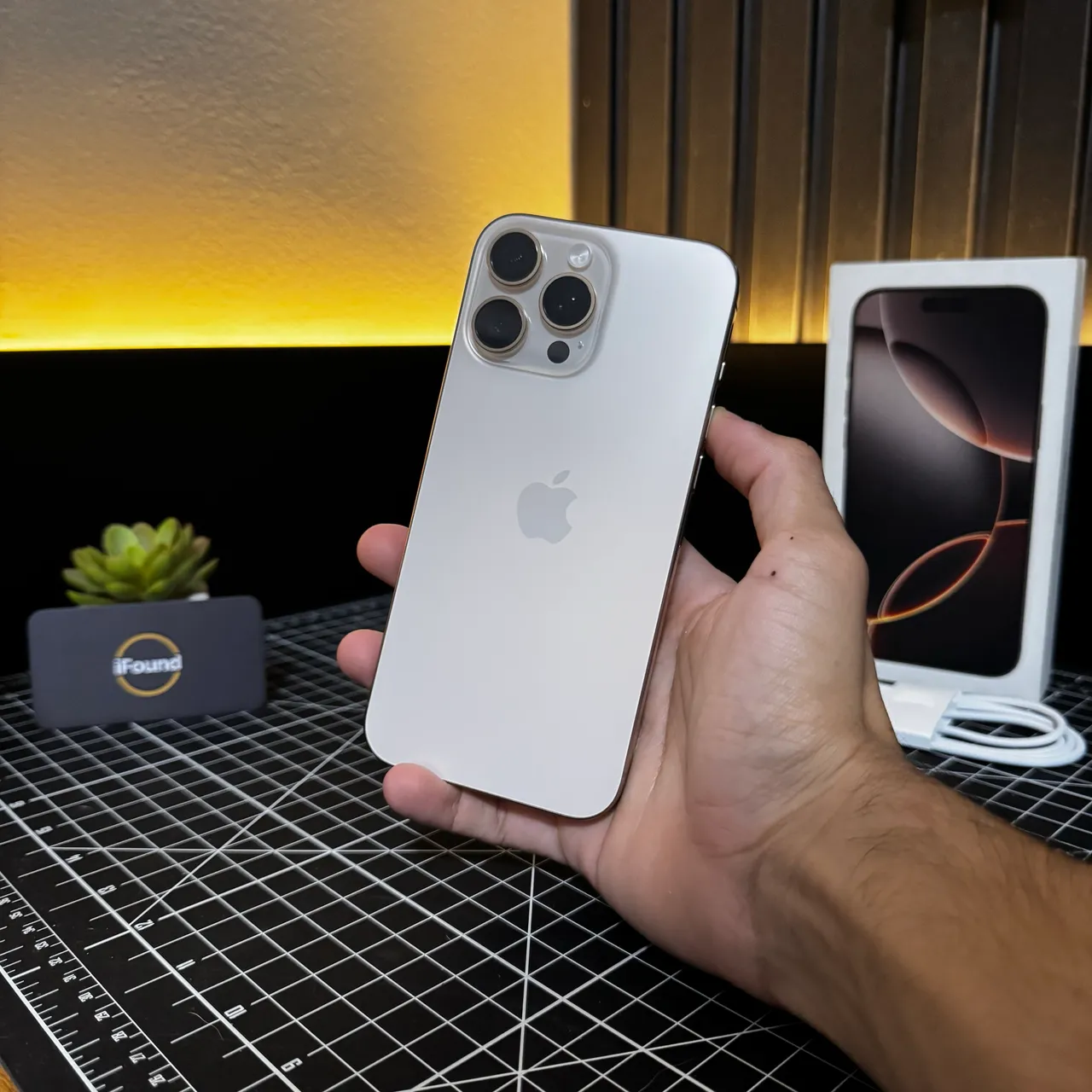 IPhone 16 Pro Max 256gb 100% Bateria - Celulares e Smartphones