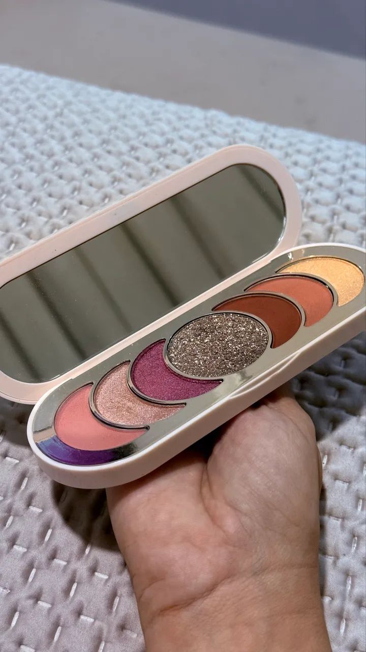 Rare Beauty Discovery Eyeshadow Palette - Foto 5